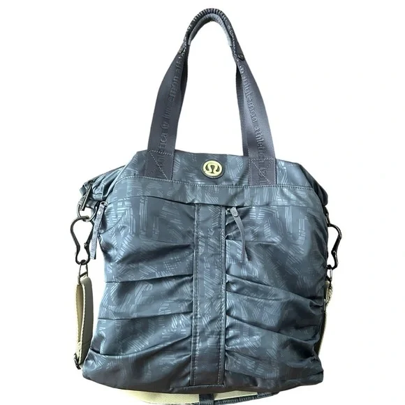 Lululemon Fast in Flight Gym/Travel Bag - Picture 6 of 15